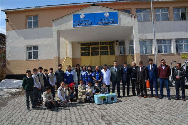 Haytap olarak Hakkari’de Çocuklara Kitap Dağıttık