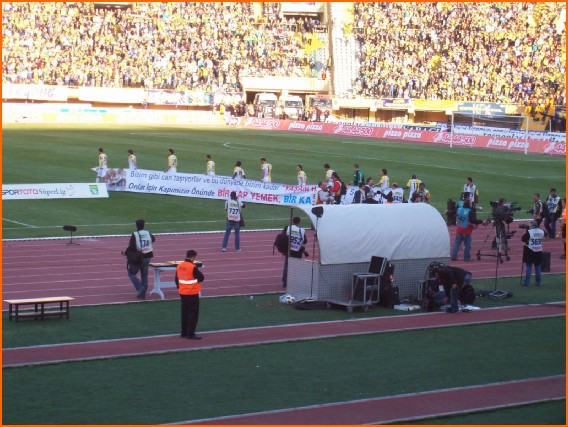 Haytap Afişleri Futbol Sahalarında