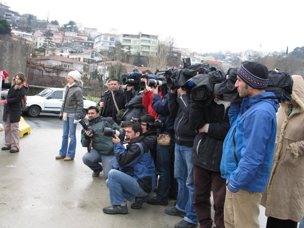 Yeldeğirmenlerine Karşı Savaşta 3. kez Çin Konsolosluğu ve Elçilikleri Önüne bekliyoruz ! -2008