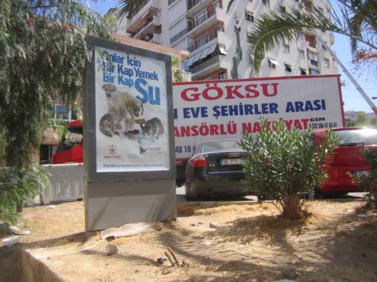 Konak Belediyesi 35 Farklı Yere Haytap’ın Bir Kap Su ve Yemek Bildboarları Koydu